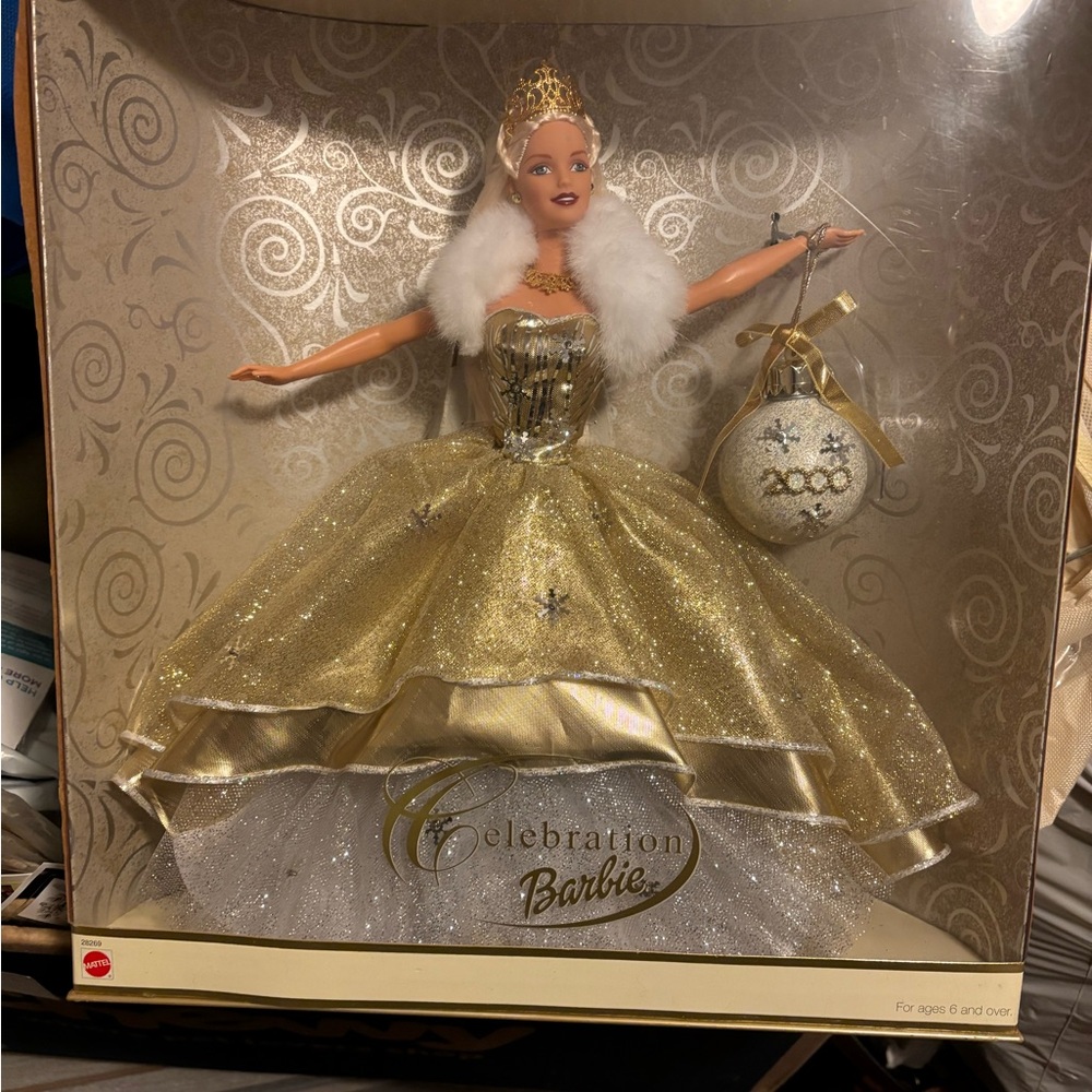 🎉 Millennium Celebration Barbie 2000 w/ Ornament
Mint Condition NIB
Collectible